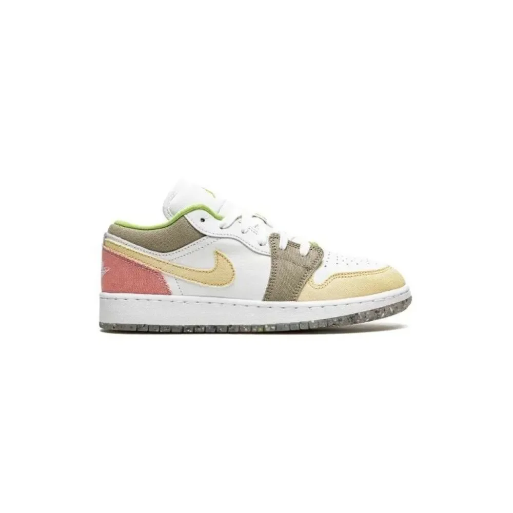 Jordan Nike boys Air 1 Low Grade School, White/Vivid Green-white Blanc/, 4Y Kid